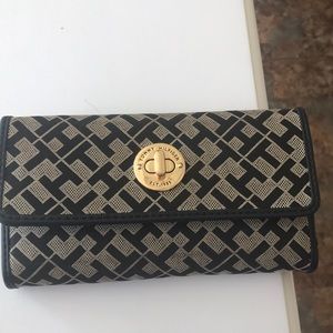 Tommy Hilfiger wallet